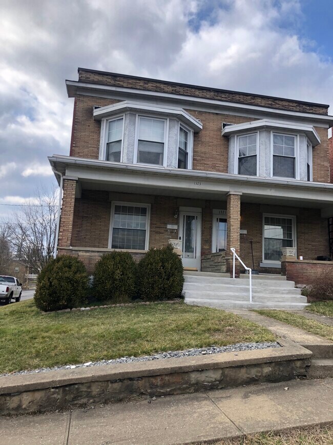 1321 Chamberlain Ave Rentals in Fairmont, WV