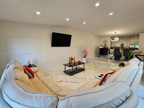 7436 SW 106th Pl in Miami, FL - Building Photo - Building Photo