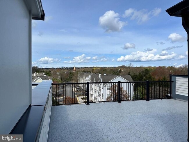 property at 43396 Farringdon Sq