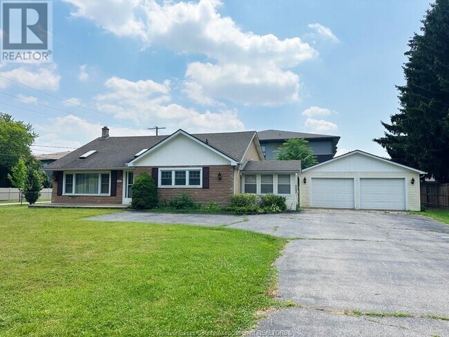 1665 Orford St in Windsor, ON - Building Photo - Building Photo