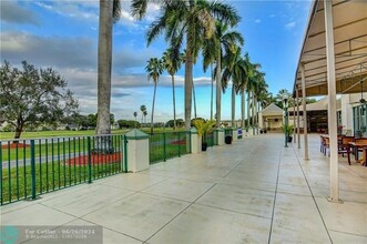 3201 Portofino Point in Coconut Creek, FL - Foto de edificio - Building Photo