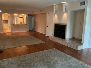 1 Lake Hollingsworth Dr in Lakeland, FL - Building Photo - Building Photo