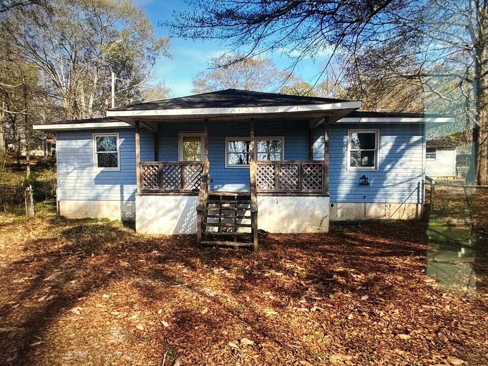 210 Elm St in Springville, AL - Building Photo