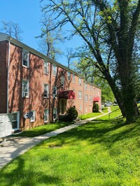 Westchester Gardens in Baltimore, MD - Building Photo - Building Photo