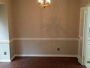 2005 Rexford Rd in Montgomery, AL - Foto de edificio - Building Photo