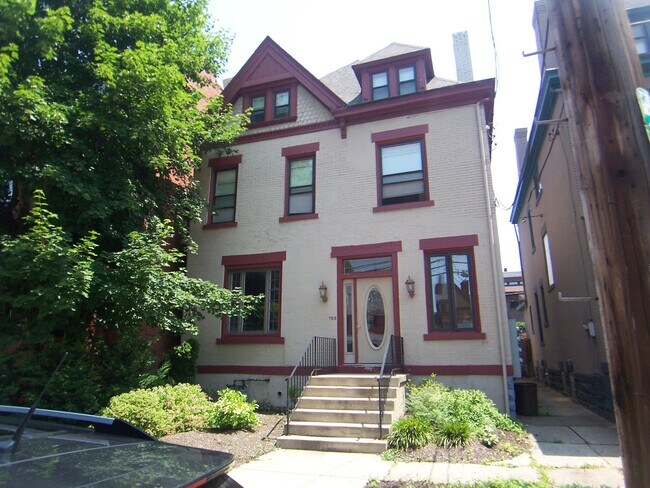 705 S Aiken Ave, Unit 1