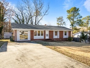 2910 Kanewood Dr in Durham, NC - Building Photo - Building Photo