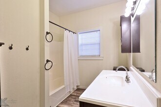 887 Hickory St in Abilene, TX - Building Photo - Building Photo