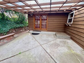 18540 10th Ave NE in Shoreline, WA - Building Photo - Building Photo