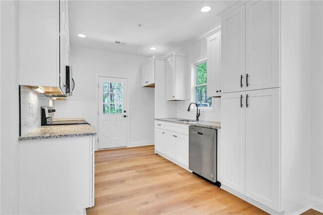 207 Riverstone Commons Cir in Canton, GA - Building Photo - Building Photo