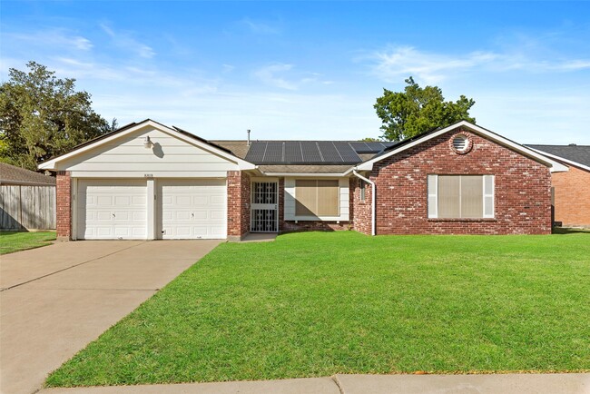 8818 Edgemoor Dr
