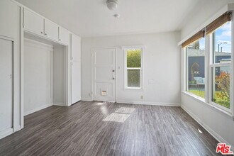 216 6th Ave in Los Angeles, CA - Building Photo - Building Photo