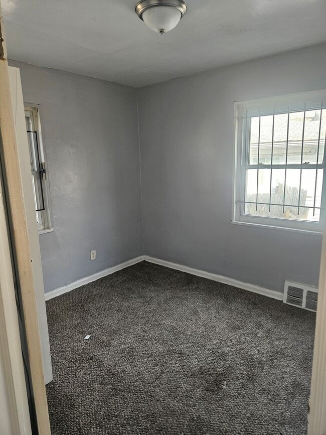 19319 Grandville Ave