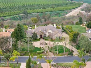 3243 Calle De Debesa in Camarillo, CA - Building Photo - Building Photo