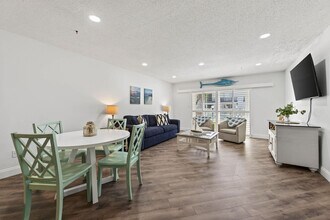 2750 Ocean Shore Blvd in Ormond Beach, FL - Building Photo - Building Photo