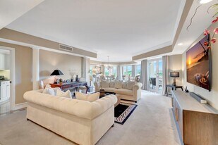 300 SE 5th Ave in Boca Raton, FL - Building Photo