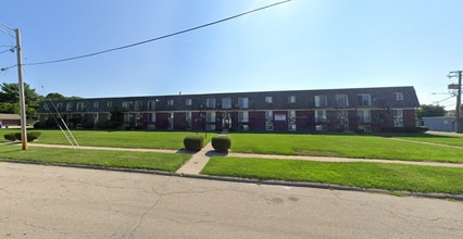 Carnaby Square Apartments in Rockford, IL - Foto de edificio - Building Photo