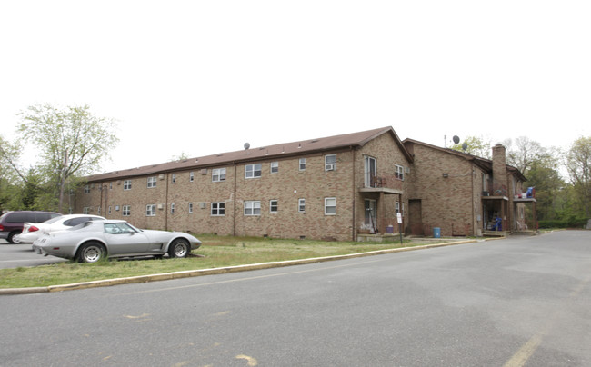 Driftwood Arms Apartments in Brick, NJ - Building Photo - Building Photo