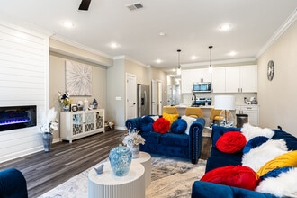 Greenwood Townhomes in Olathe, KS - Foto de edificio - Interior Photo
