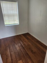 1016 Miles St in Rosenberg, TX - Foto de edificio - Building Photo