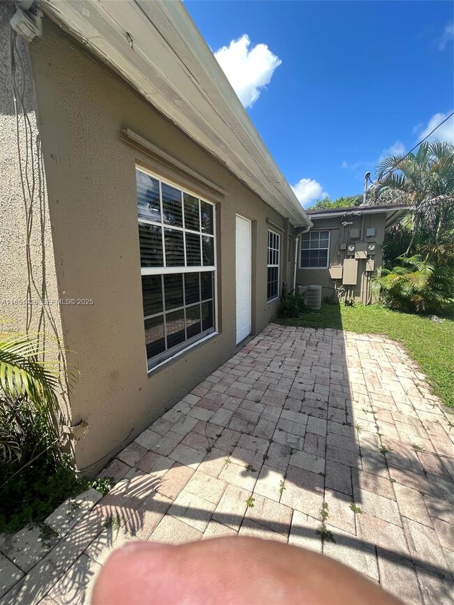 property at 2410 Thomas St