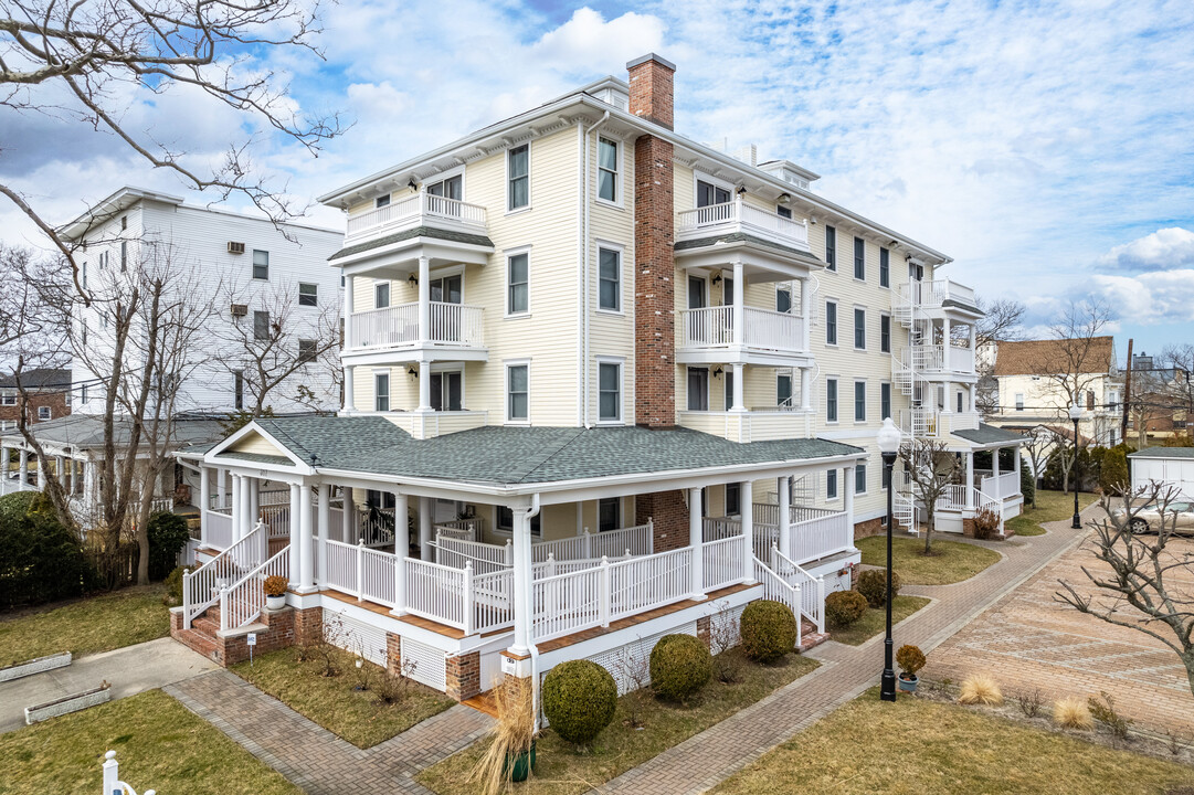 317 6th Ave in Asbury Park, NJ - Building Photo