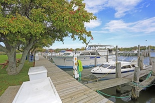 Harbor Club Apartments and Yacht Club