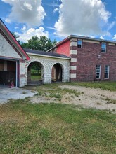 9311 E Creek Bend Dr in Needville, TX - Building Photo - Building Photo