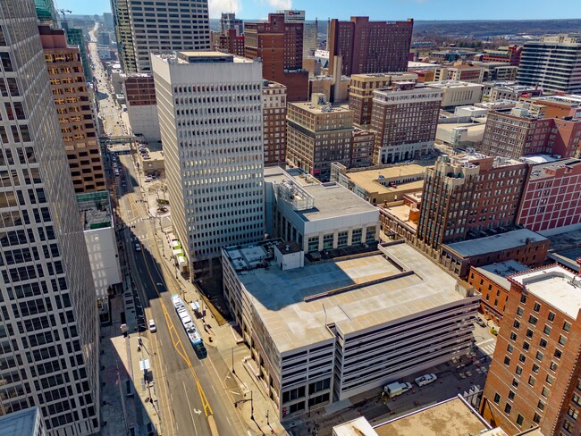 Sky On Main in Kansas City, MO - Building Photo - Building Photo