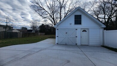 809 Providence Rd in Chesapeake, VA - Building Photo - Building Photo