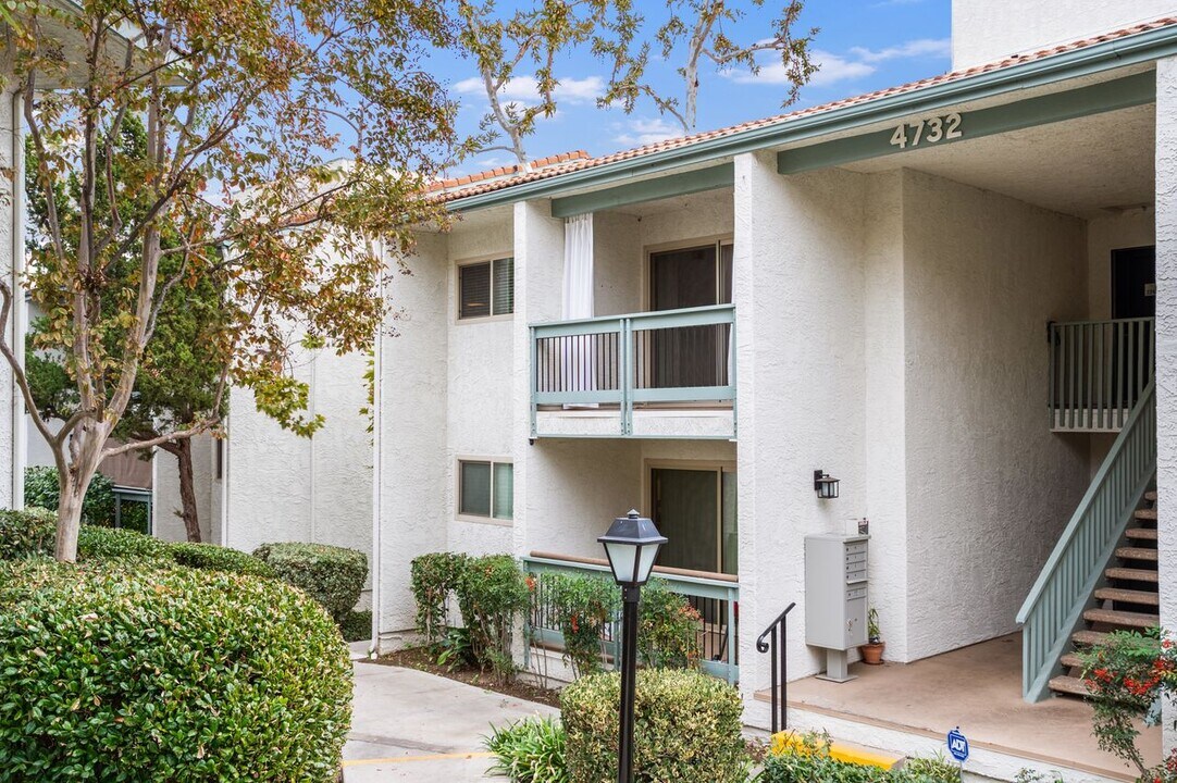 4732 Park Granada, Unit 224 in Calabasas, CA - Foto de edificio