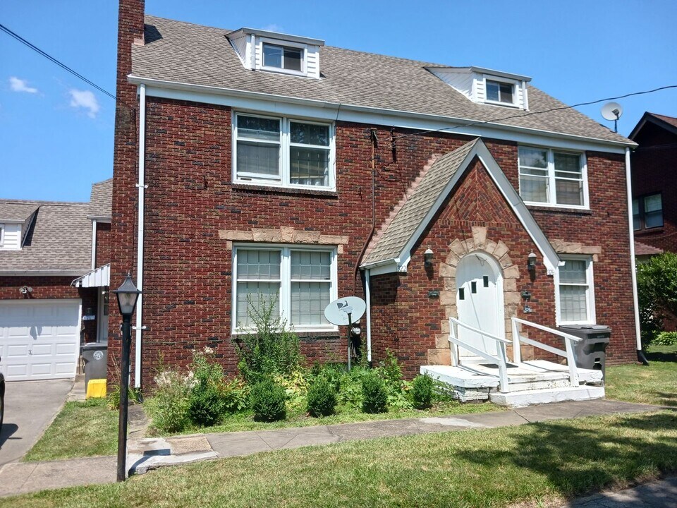 322 E Midlothian Blvd in Youngstown, OH - Building Photo