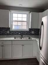 127 Pumgansett St in Providence, RI - Building Photo - Building Photo