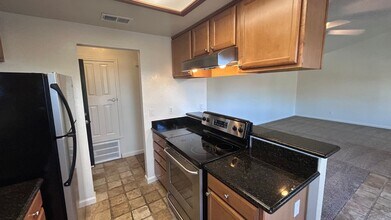 3945 Dale Rd in Modesto, CA - Building Photo - Building Photo