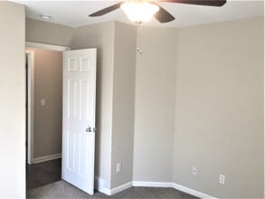 2922 Swan Point Ct in Evans, CO - Building Photo - Building Photo