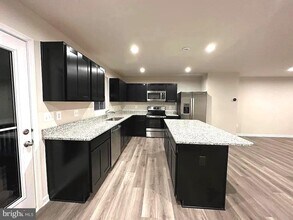 420 Circle Dr in Winchester, VA - Building Photo - Building Photo