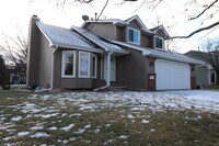 725 SE Peterson Dr photo'