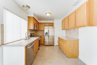 6224 Meadow Vista Ln in Las Vegas, NV - Building Photo - Building Photo