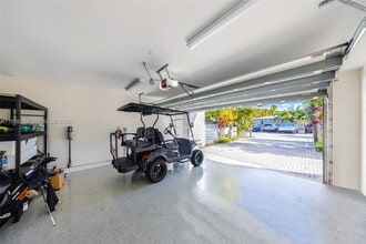 817 NE 17th Way in Fort Lauderdale, FL - Building Photo - Building Photo