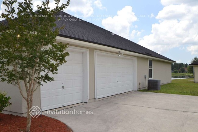 11121 Apple Blossom Trail W in Jacksonville, FL - Building Photo - Building Photo