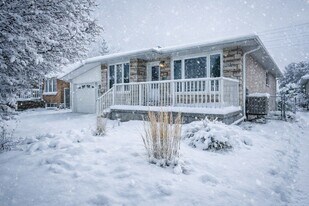 85 Winter Av in Cambridge, ON - Building Photo