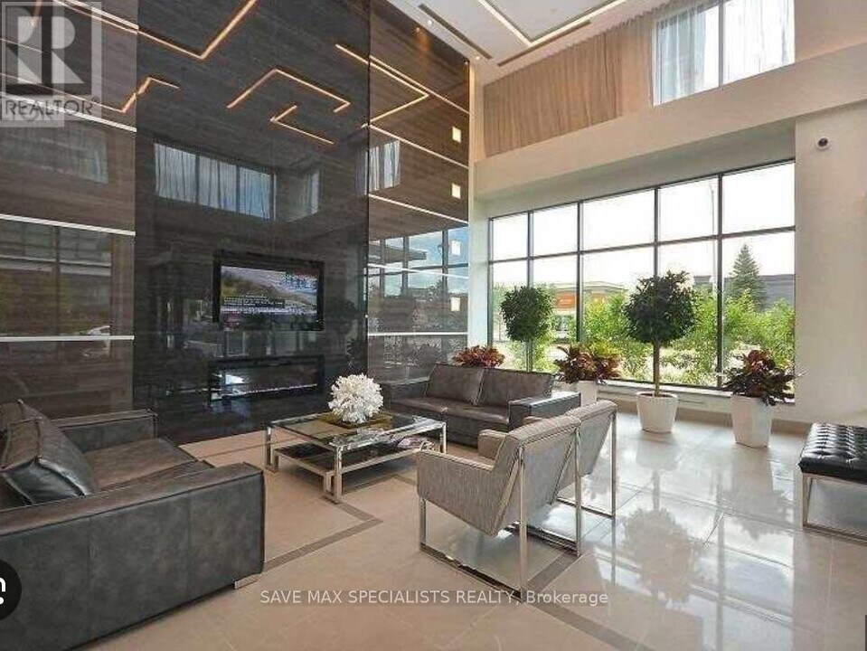 3975 Grand Park Dr in Mississauga, ON - Building Photo