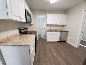 411 12th Ave E in Bradenton, FL - Building Photo - Building Photo