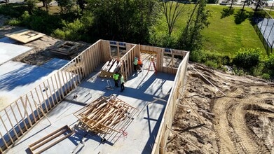 Baldwin Woods Apartments in Holly, MI - Building Photo - Building Photo