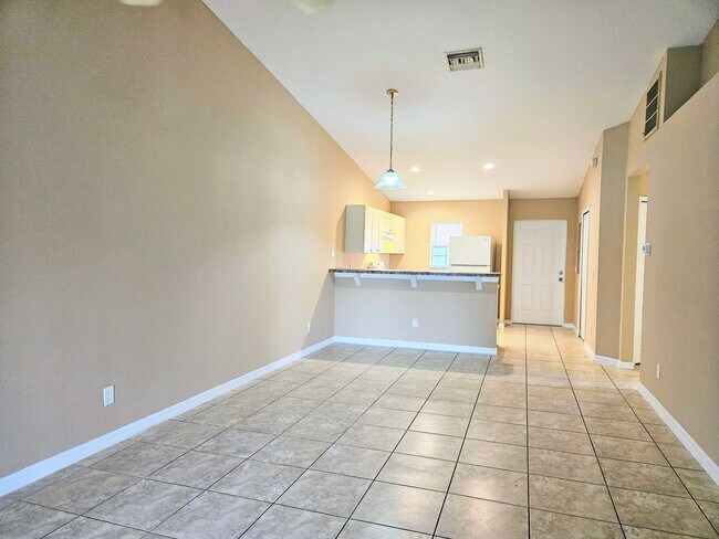 109 W 12th St in Lehigh Acres, FL - Building Photo - Building Photo