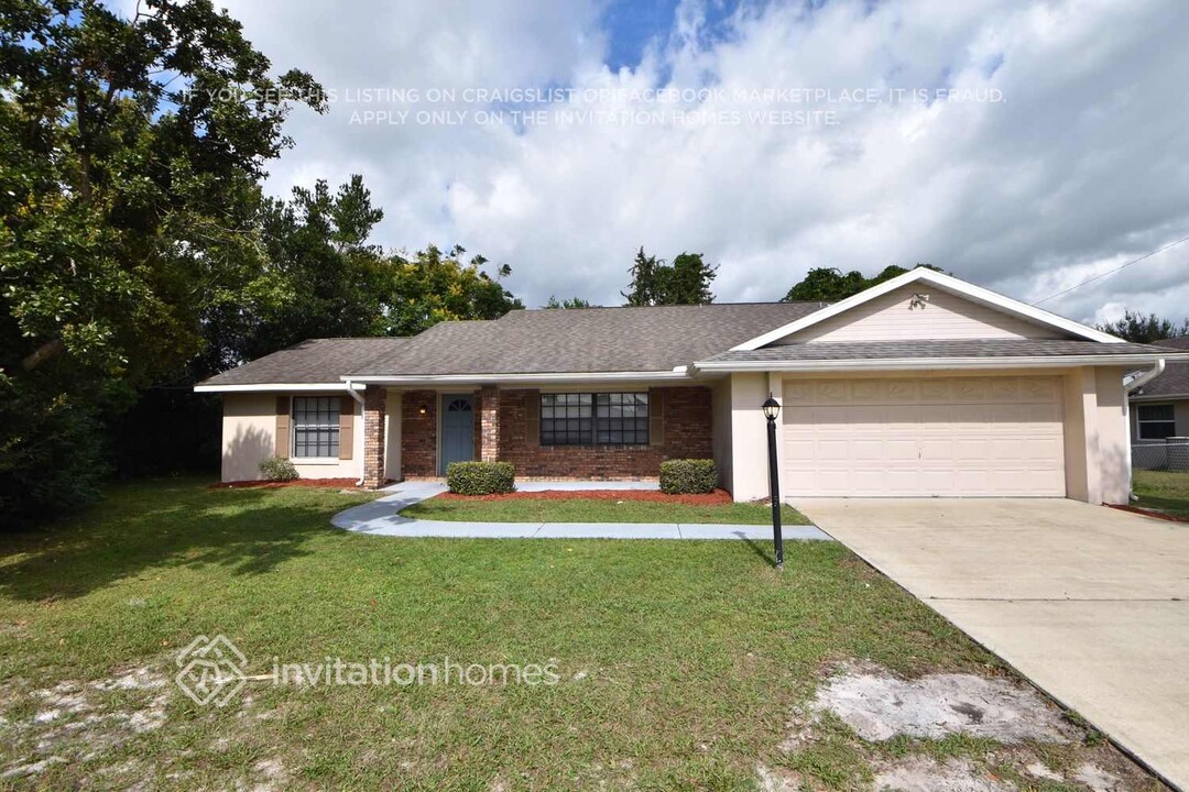 1124 Madura Dr in Deltona, FL - Building Photo