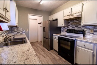 4520 Forest Hills Dr in Noble, OK - Building Photo - Building Photo