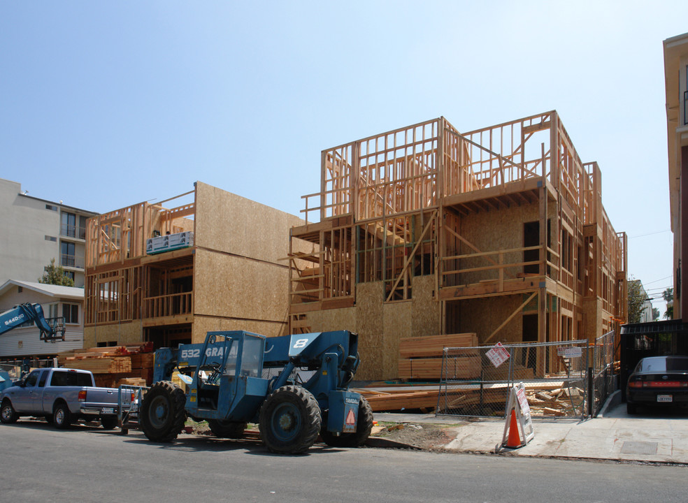 428-432 S Willaman Dr in Los Angeles, CA - Building Photo