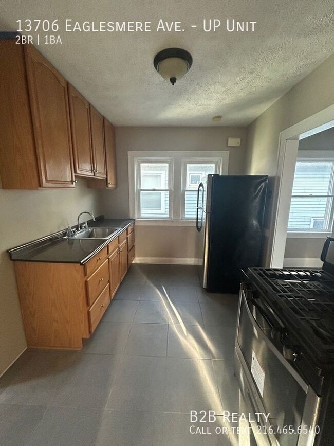 13706 Eaglesmere Ave in Cleveland, OH - Building Photo - Building Photo