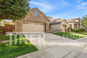 9808 Spring View Way in Elk Grove, CA - Building Photo - Building Photo